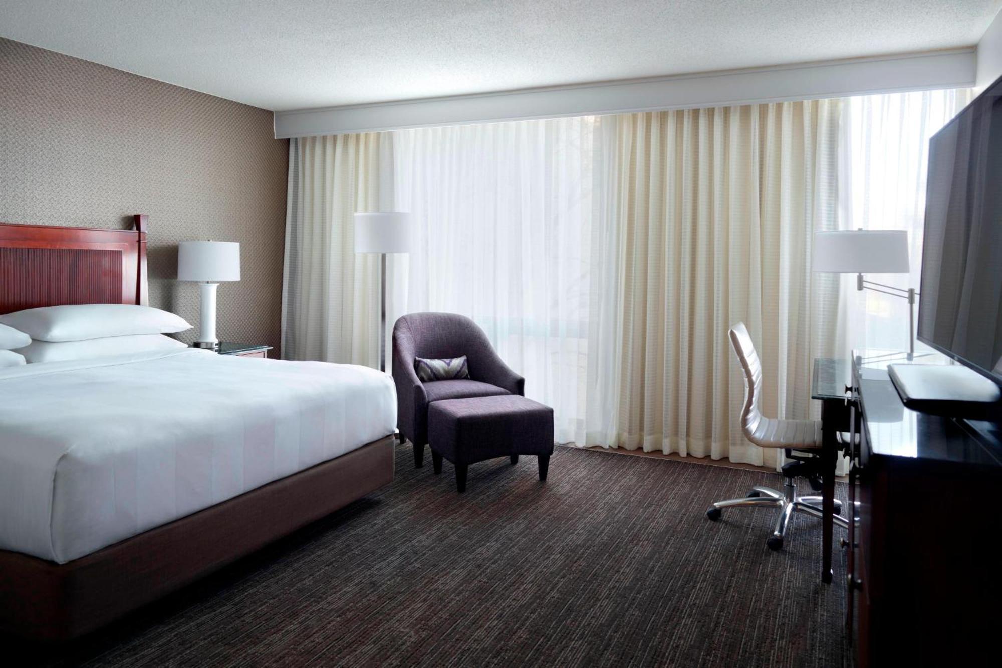 Concierge King Room,1366080281:JPEG